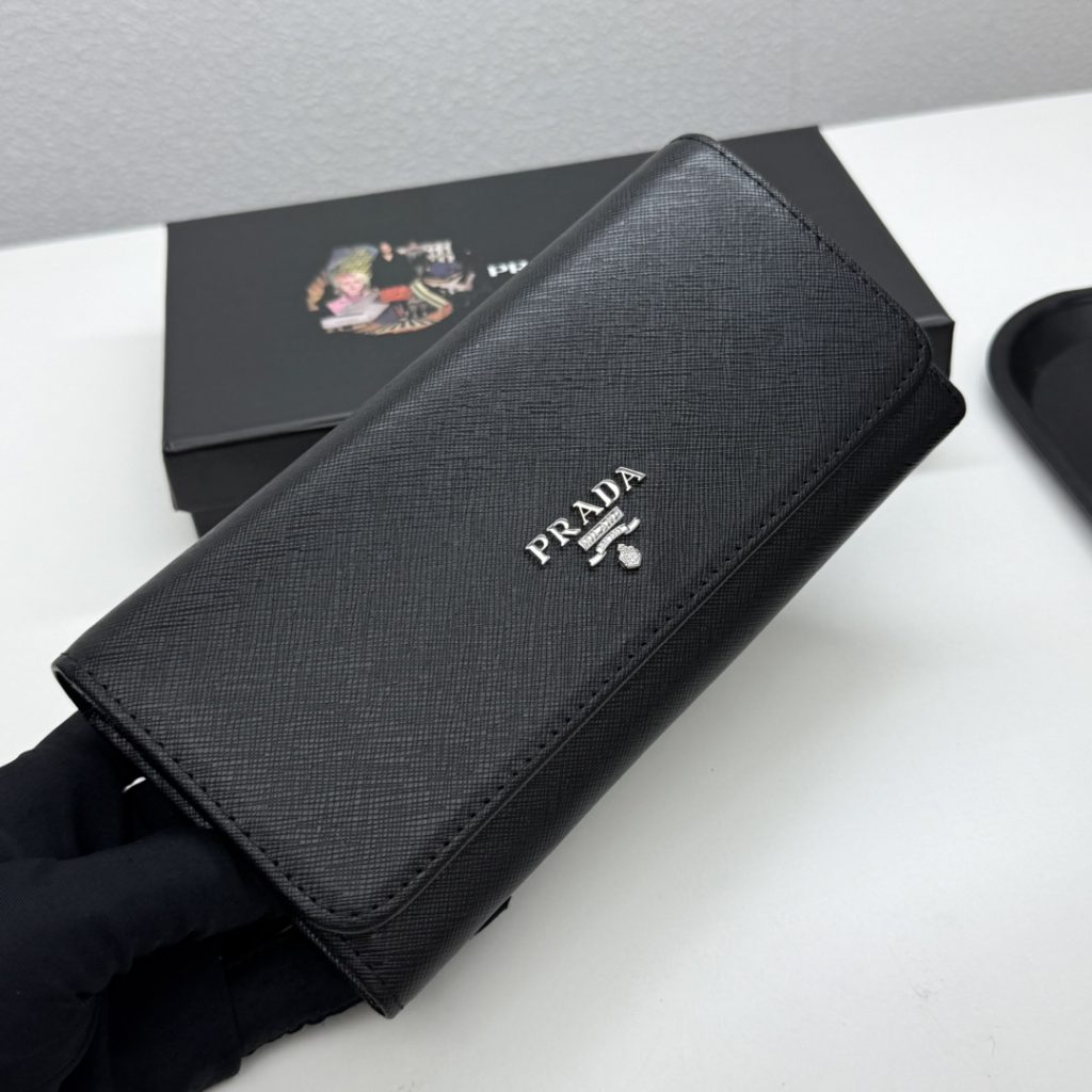 プラダ モノグラムキャンバス 上品な長財布 レディース ギフトにも最適な定番モデル - 画像 3