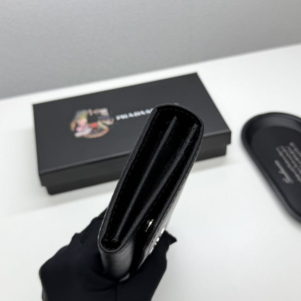 プラダ モノグラムキャンバス 上品な長財布 レディース ギフトにも最適な定番モデル - 画像 5