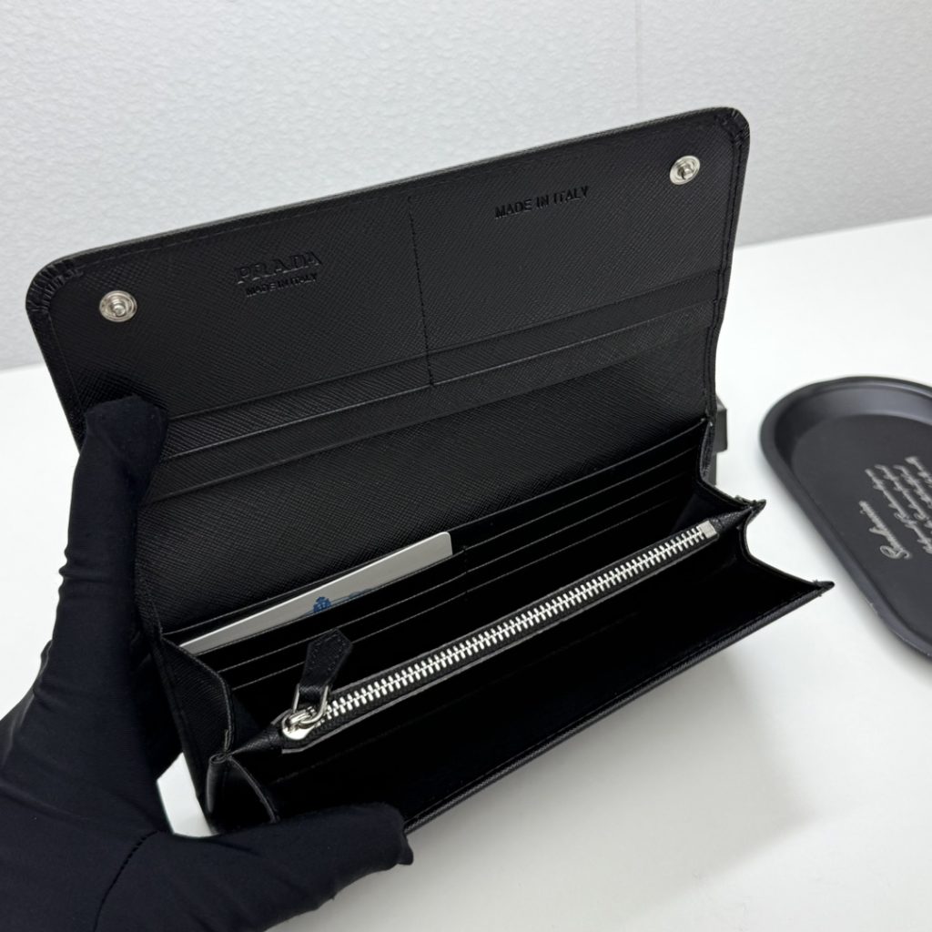 プラダ モノグラムキャンバス 上品な長財布 レディース ギフトにも最適な定番モデル - 画像 8