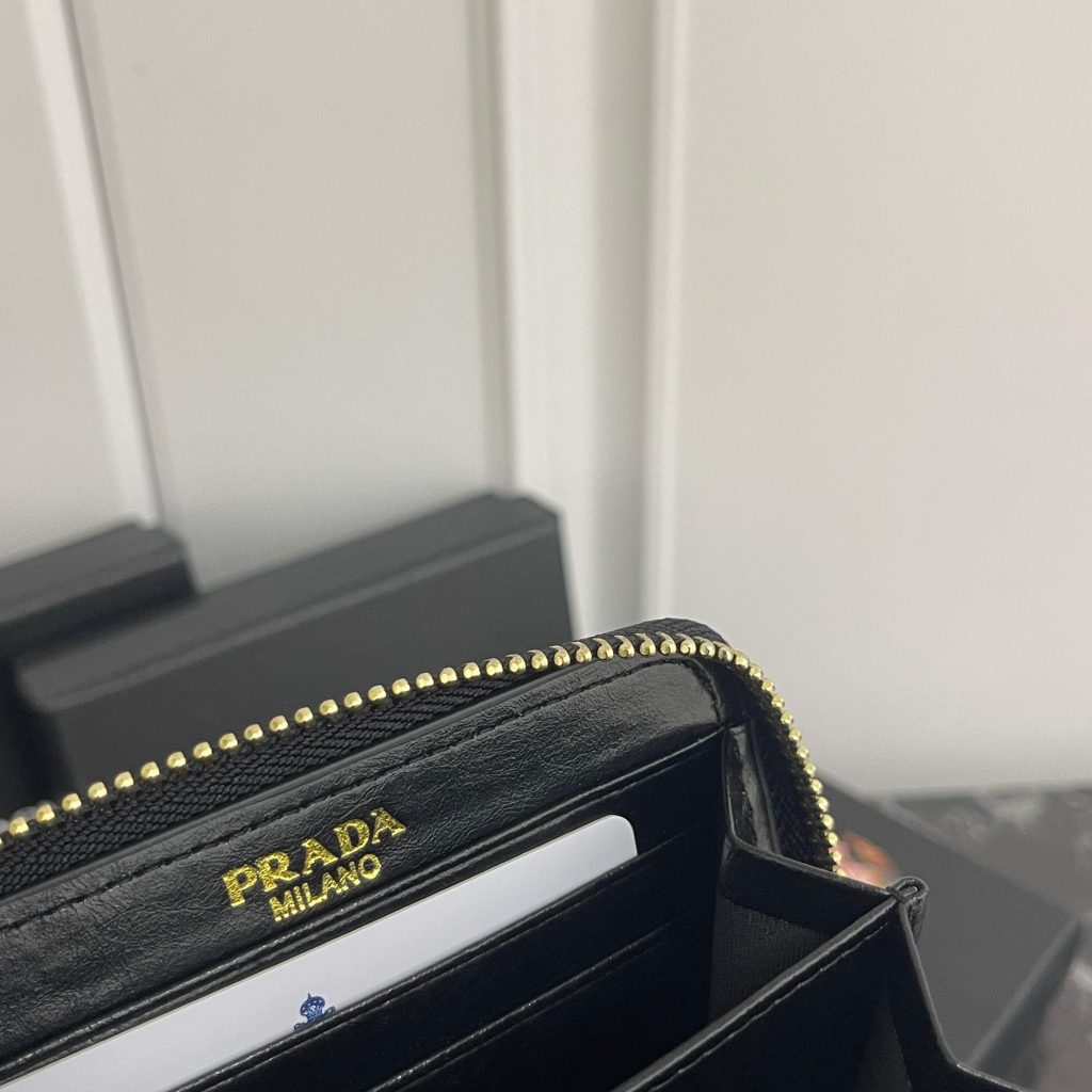 プラダ モノグラムキャンバス 上品で実用的な長財布 レディースのギフトにも最適 - 画像 8