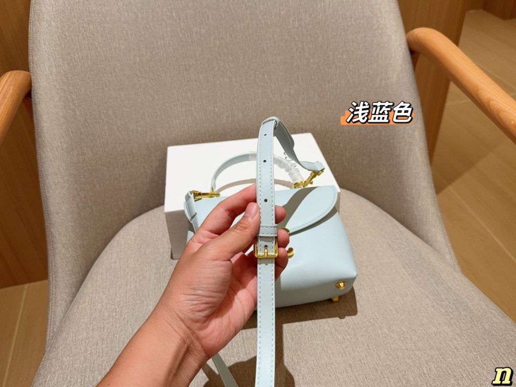 セリーヌ ショルダーバッグ 上質なレザーと洗練されたデザイン レディース向け ギフトにも最適 - 画像 8