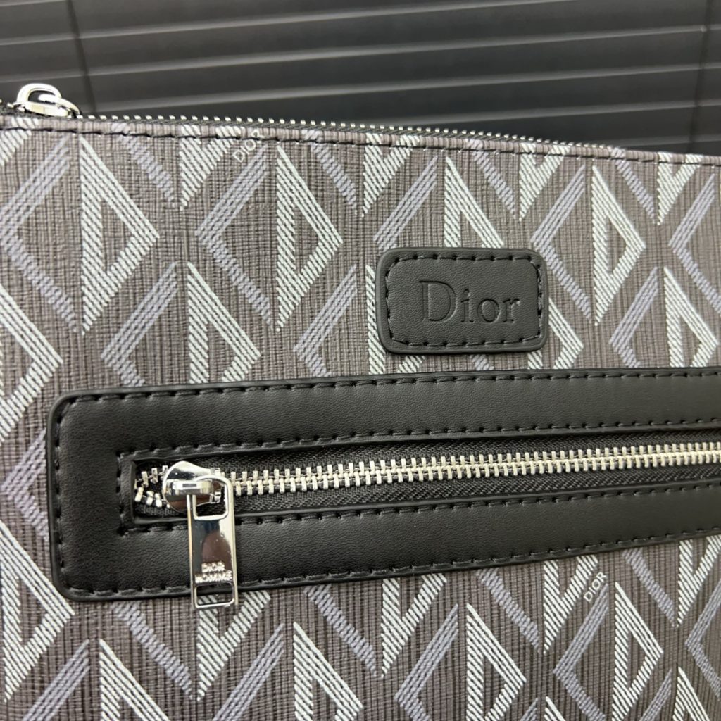 Diorディオール ショルダーバッグ 上質なモノグラムキャンバス 洗練されたデザインでギフトにも最適 - 画像 7