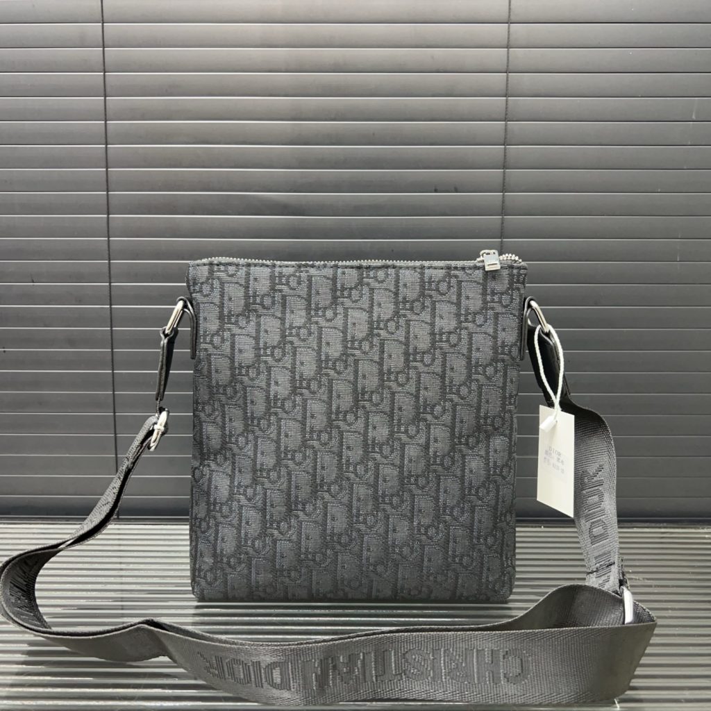 Diorディオール ショルダーバッグ 洗練されたモノグラムキャンバス レディースに人気の上品なデザイン - 画像 4