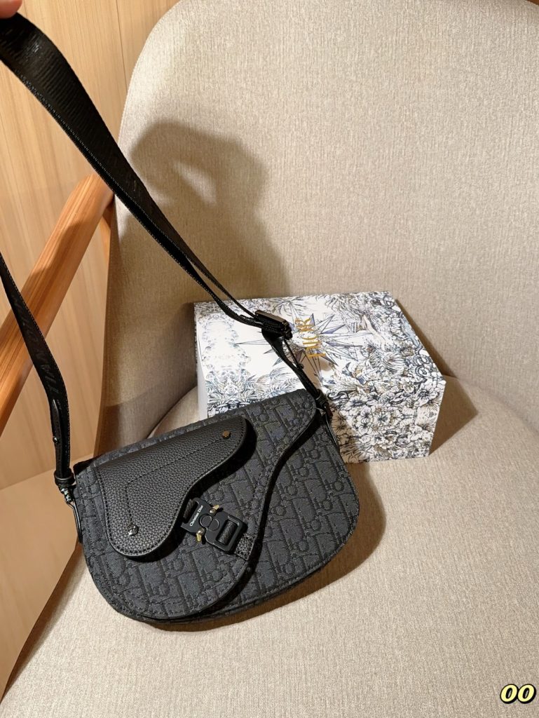 Diorディオール ショルダーバッグ モノグラムキャンバス 上品なデザイン レディース ギフトにも最適 - 画像 2
