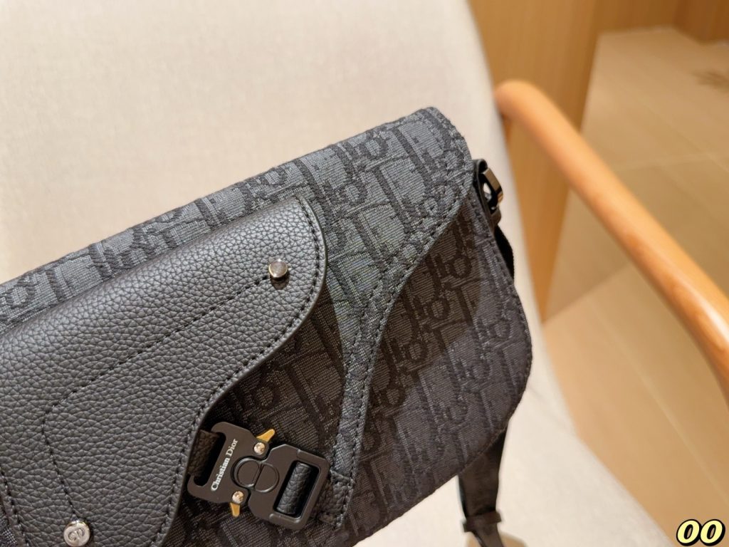 Diorディオール ショルダーバッグ モノグラムキャンバス 上品なデザイン レディース ギフトにも最適 - 画像 8