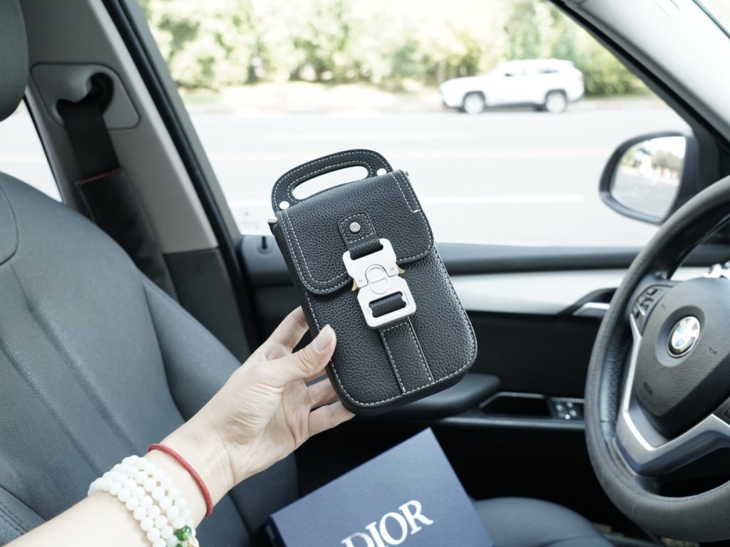 Diorディオール ショルダーバッグ 上質なモノグラムキャンバス 洗練されたデザイン レディースに人気の定番モデル - 画像 2