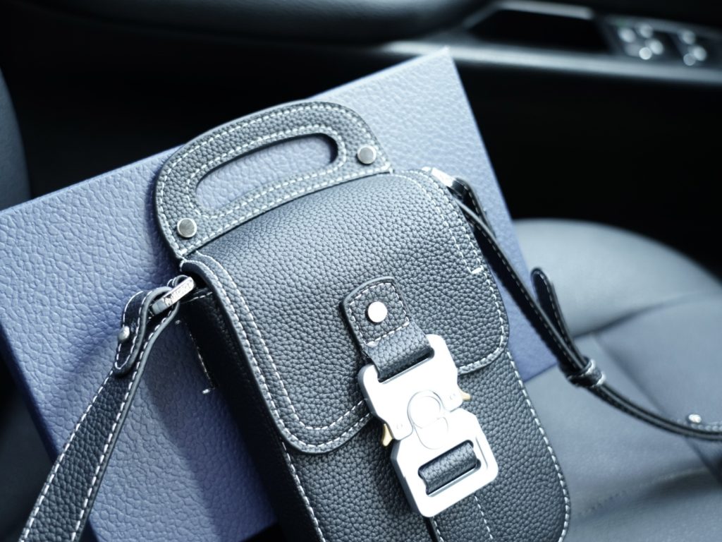 Diorディオール ショルダーバッグ 上質なモノグラムキャンバス 洗練されたデザイン レディースに人気の定番モデル - 画像 3