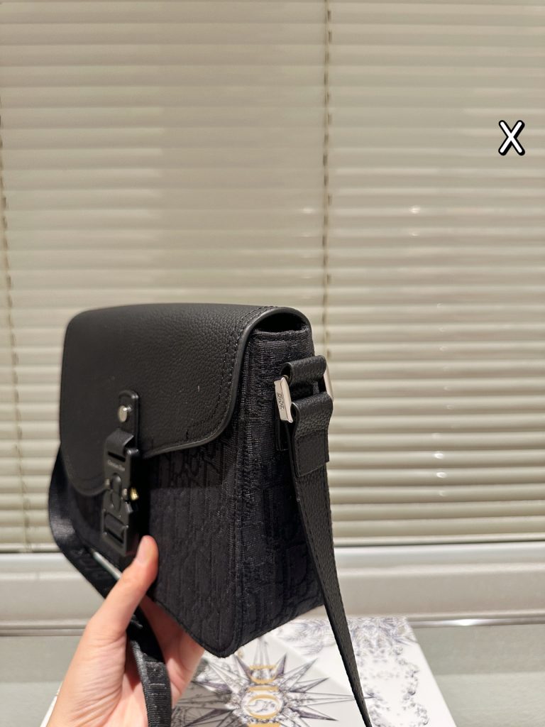 ディオール DIOR Saddle メッセンジャーバッグ モノグラムキャンバス 上品なショルダーバッグ レディース向け 長く愛用できる定番モデル - 画像 6