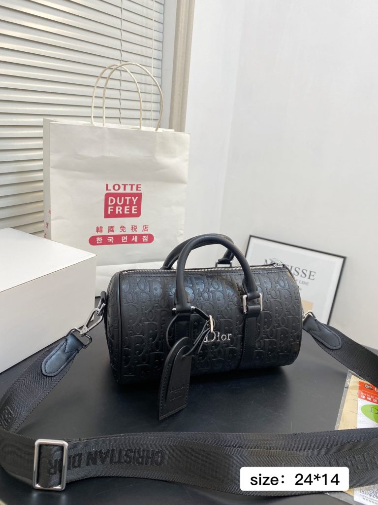 Diorディオール ショルダーバッグ 上品なモノグラムキャンバス レディースに人気の長く愛用できるデザイン - 画像 5