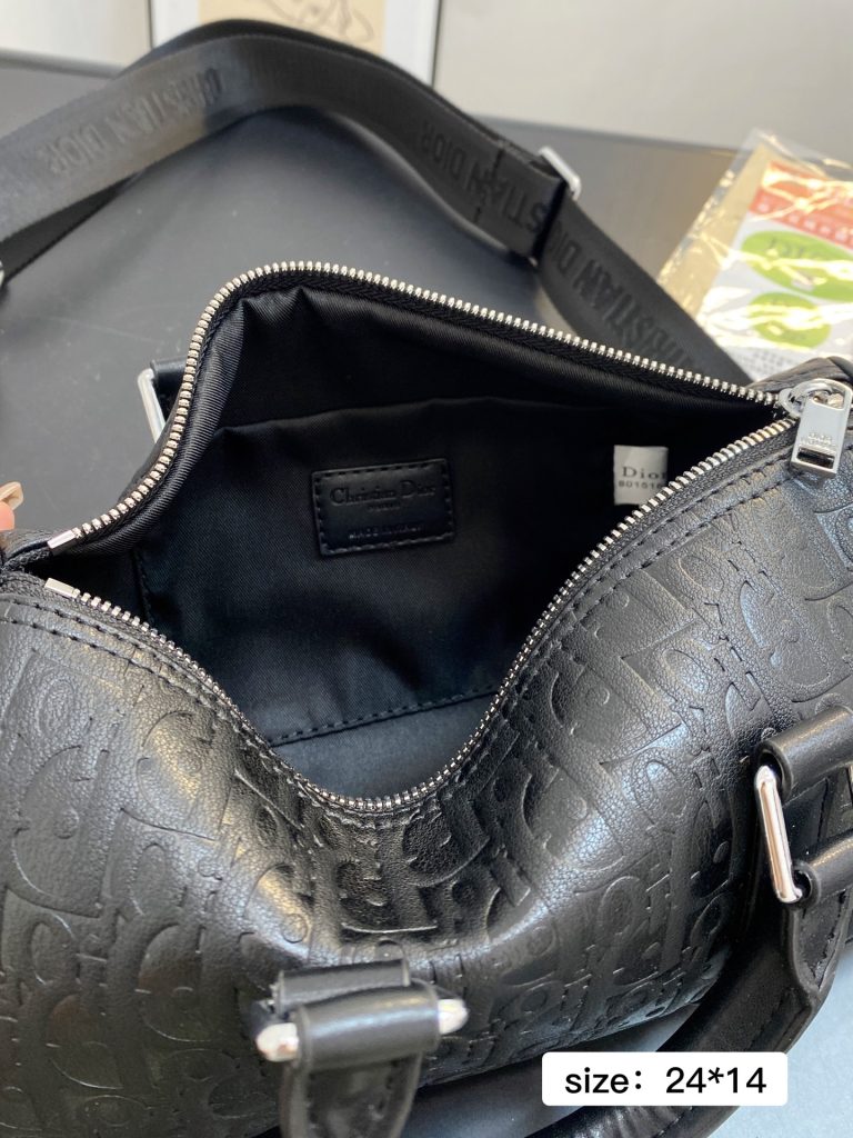 Diorディオール ショルダーバッグ 上品なモノグラムキャンバス レディースに人気の長く愛用できるデザイン - 画像 7