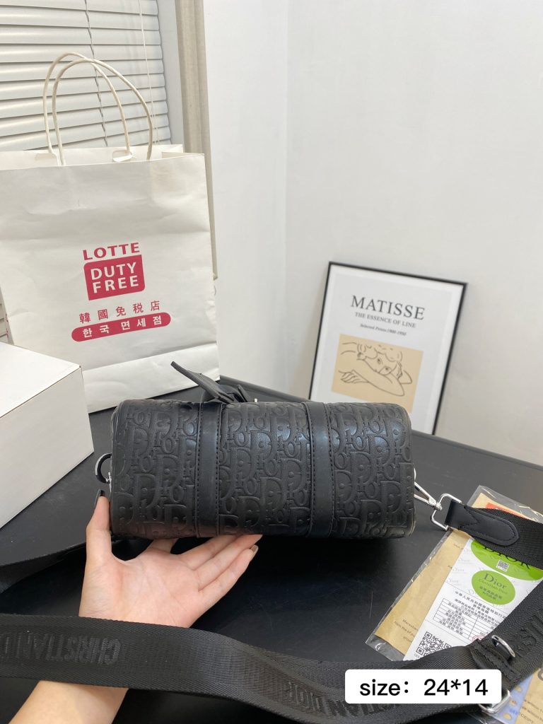 Diorディオール ショルダーバッグ 上品なモノグラムキャンバス レディースに人気の長く愛用できるデザイン - 画像 8