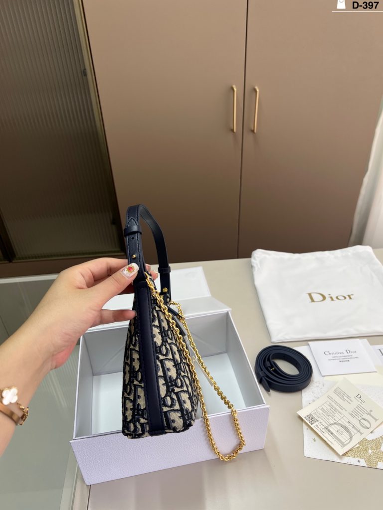 Diorディオール ショルダーバッグ 上質なモノグラムキャンバス 洗練されたデザイン レディースに人気のモデル - 画像 2