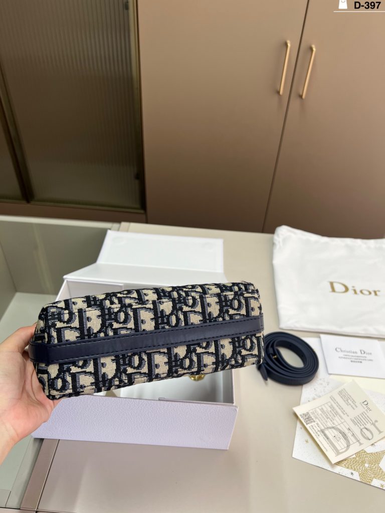 Diorディオール ショルダーバッグ 上質なモノグラムキャンバス 洗練されたデザイン レディースに人気のモデル - 画像 3