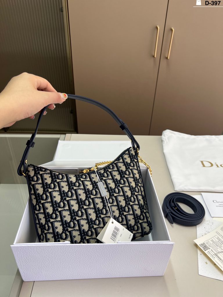Diorディオール ショルダーバッグ 上質なモノグラムキャンバス 洗練されたデザイン レディースに人気のモデル - 画像 4