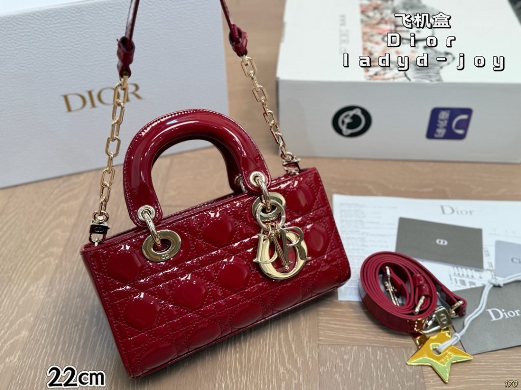 Diorディオール ショルダーバッグ 上品なモノグラムキャンバス レディースに人気の長く愛用できるデザイン - 画像 3