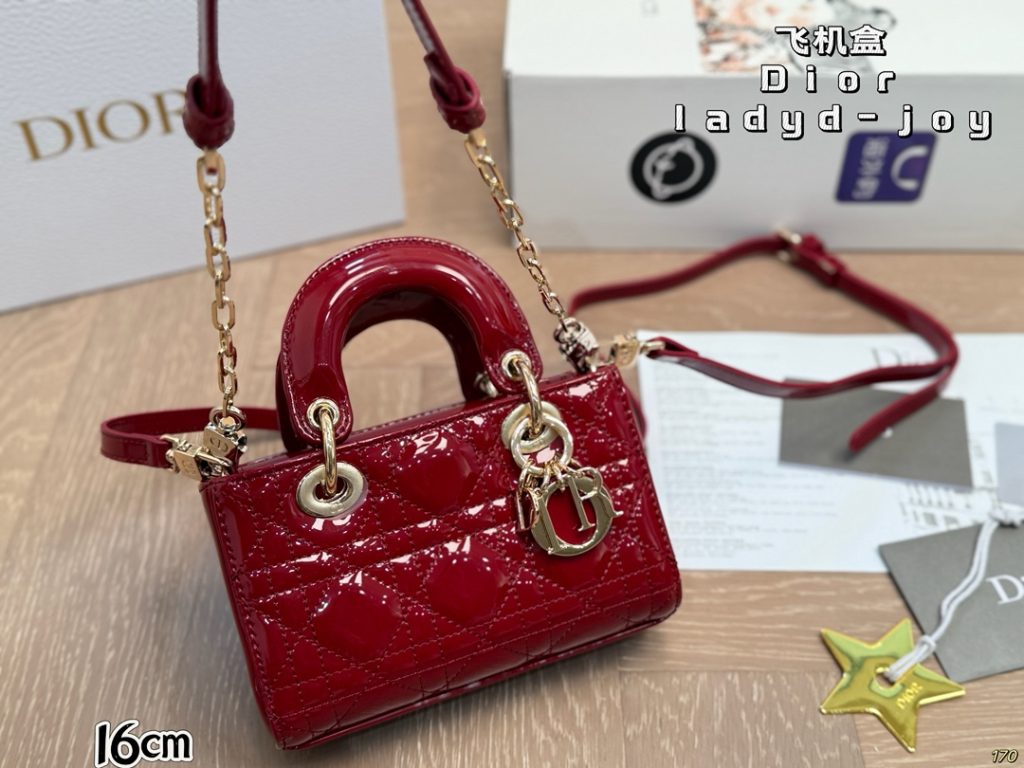 Diorディオール ショルダーバッグ 上品なモノグラムキャンバス レディースに人気の長く愛用できるデザイン - 画像 4