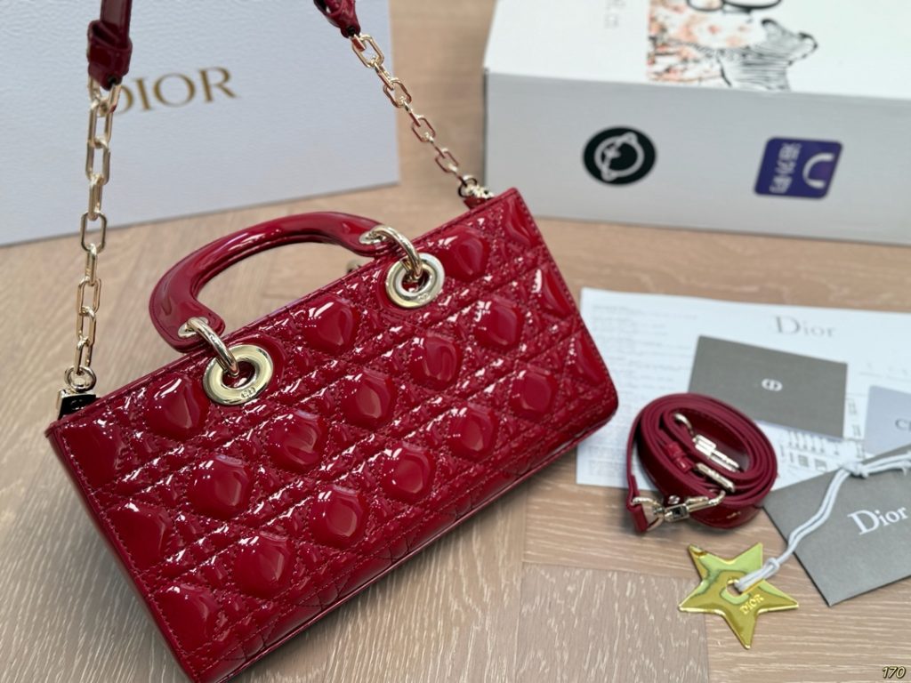Diorディオール ショルダーバッグ 上品なモノグラムキャンバス レディースに人気の長く愛用できるデザイン - 画像 6