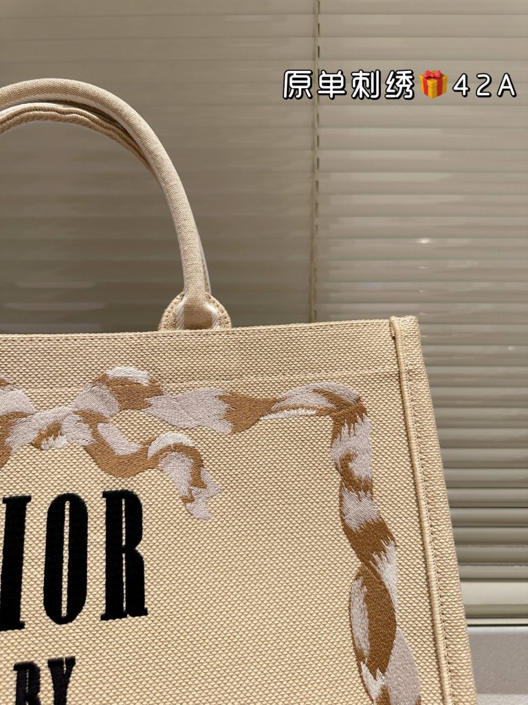 Diorディオール Book Tote ブックトート ショルダーバッグ 上品なモノグラムキャンバス レディースに人気の定番モデル - 画像 3