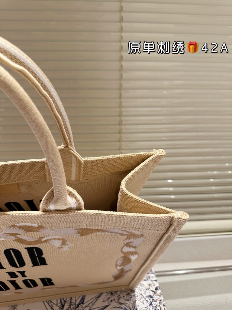 Diorディオール Book Tote ブックトート ショルダーバッグ 上品なモノグラムキャンバス レディースに人気の定番モデル - 画像 5