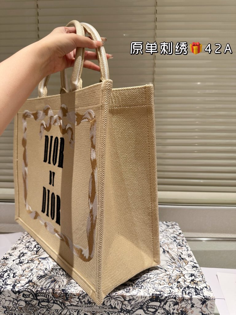 Diorディオール Book Tote ブックトート ショルダーバッグ 上品なモノグラムキャンバス レディースに人気の定番モデル - 画像 7