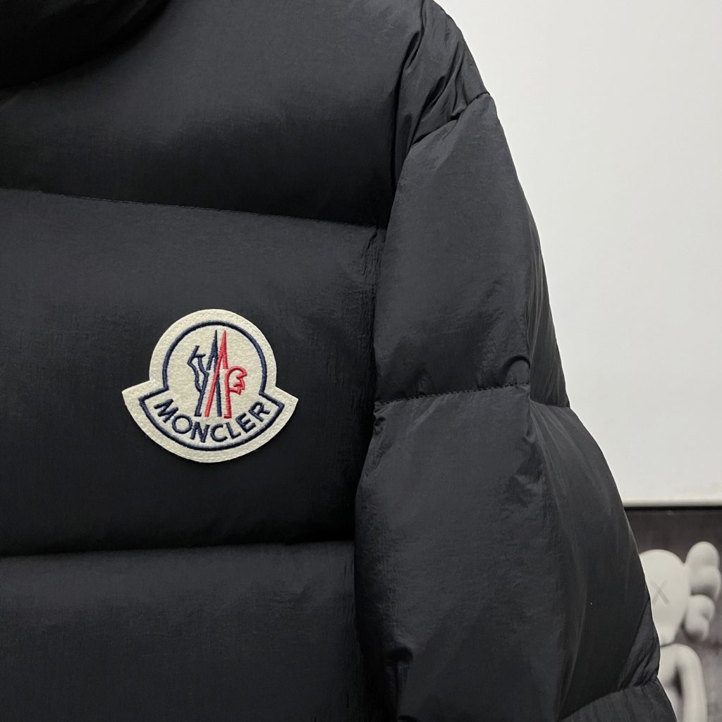 Monclerモンクレール メンズ パッカーパーカー 黒 1色入 - 画像 8