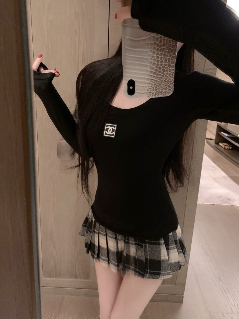 香奈儿 リブニット 半袖 黒・白 2色入 - 画像 2