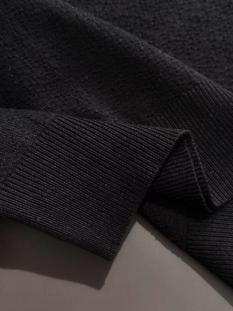 Louis VuittonLOUIS VUITTON 黒 ポロシャツ 緑三角ロゴ 1色 - 画像 5