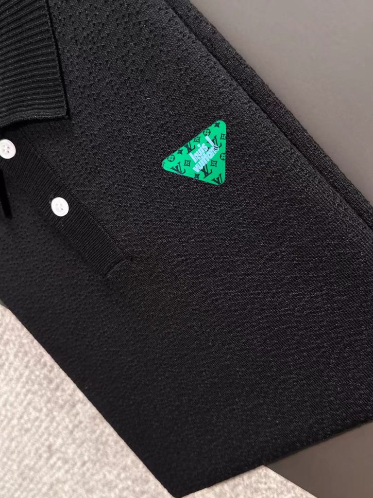 Louis VuittonLOUIS VUITTON 黒 ポロシャツ 緑三角ロゴ 1色 - 画像 7