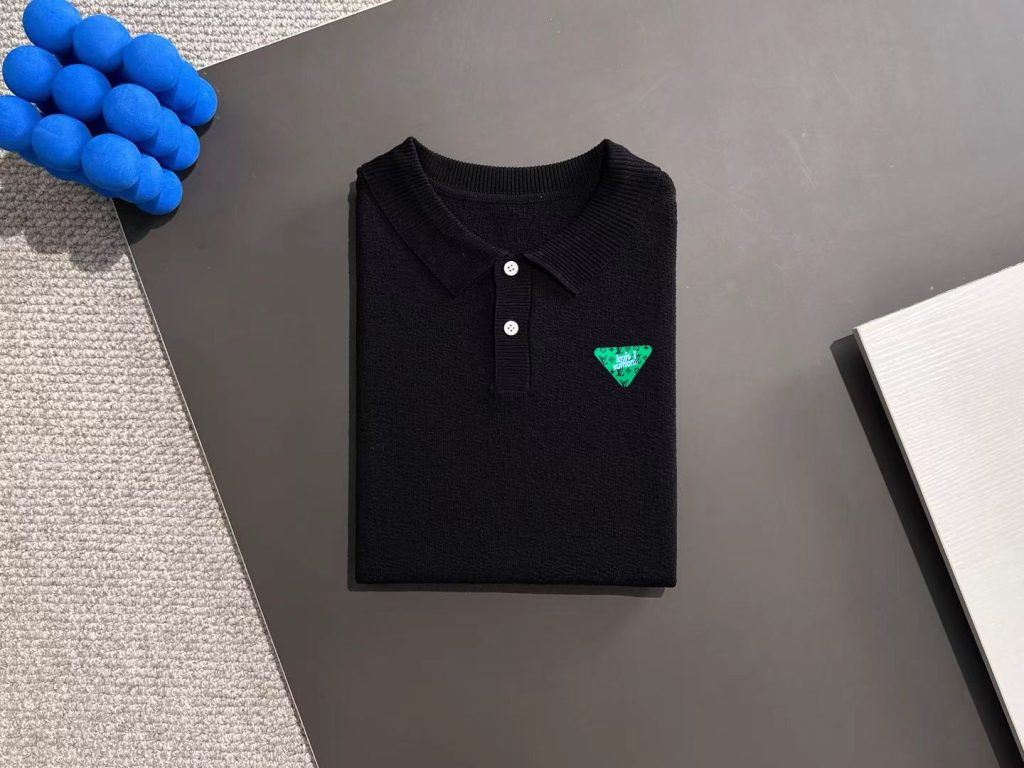 Louis VuittonLOUIS VUITTON 黒 ポロシャツ 緑三角ロゴ 1色 - 画像 8
