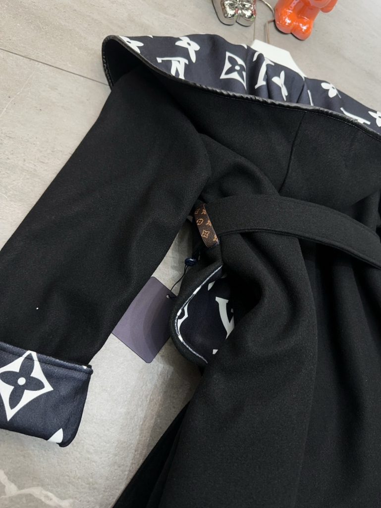 Louis Vuittonロエベ レディース ロングコート モノグラム 2色入 - 画像 8