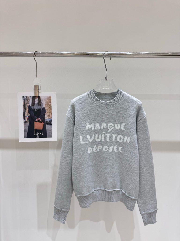 街歩き目線で見るLOUIS VUITTONのシャツの印象
