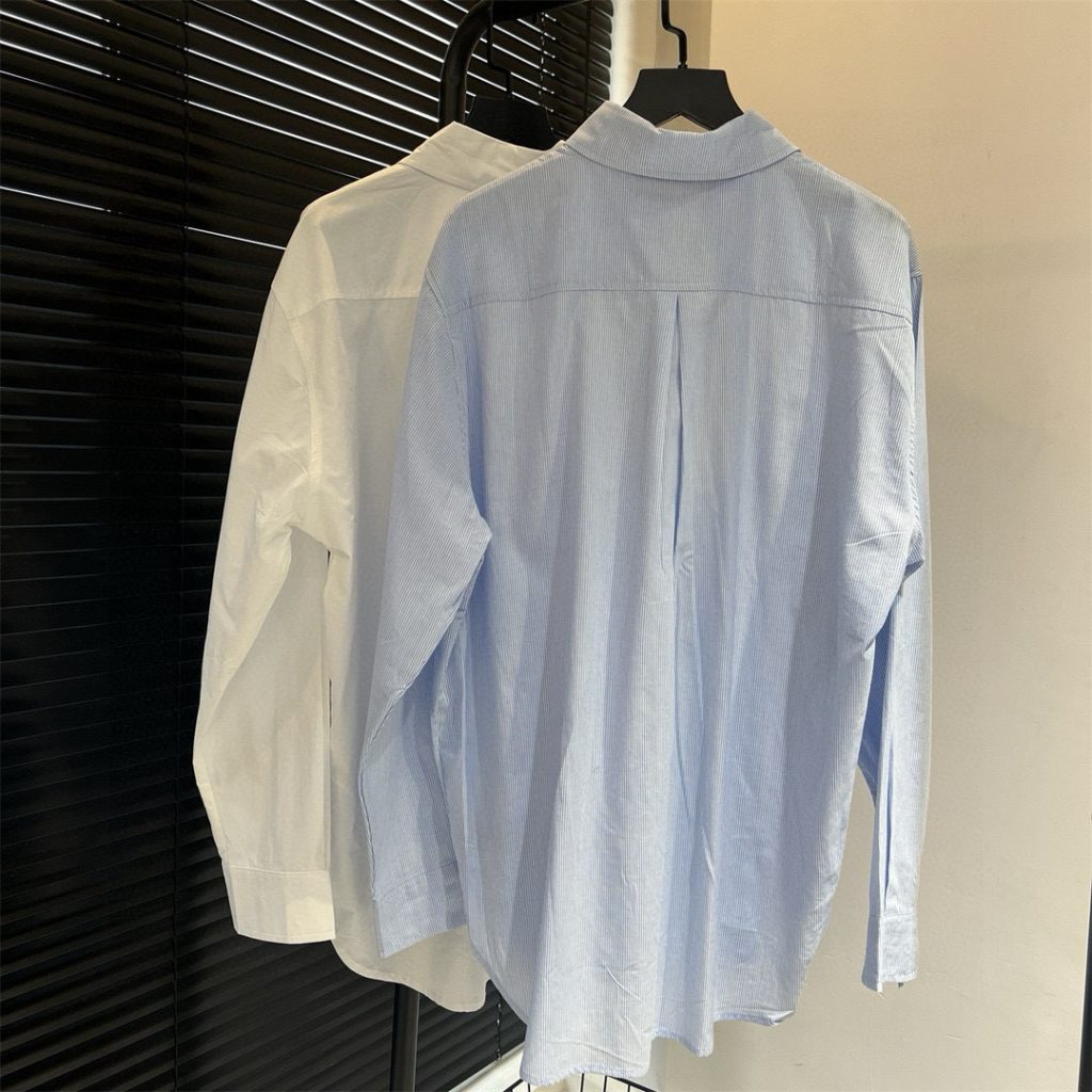 Louis Vuittonカルバンクライン レディース シャツ 2色 オーバーサイズ ロング丈 半袖 ロンT風 デイリーユース 長袖シャツ 2色入 - 画像 4