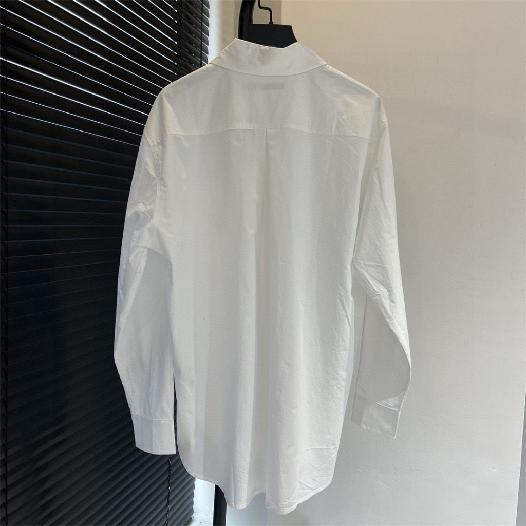 Louis Vuittonカルバンクライン レディース シャツ 2色 オーバーサイズ ロング丈 半袖 ロンT風 デイリーユース 長袖シャツ 2色入 - 画像 6