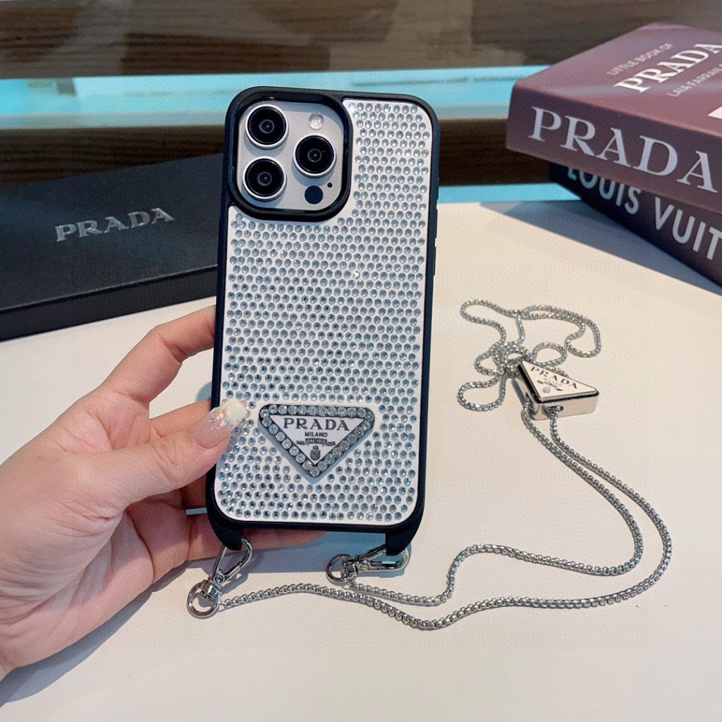 iPhoneケースプラダ スワロフスキーデザイン 二色入 ストラップ付き スマホケース 💎 - 画像 4