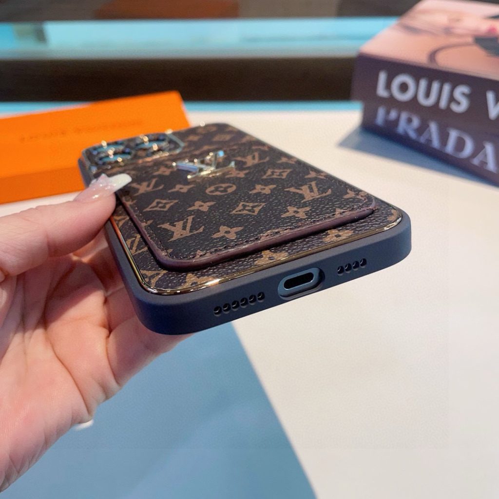 iPhoneケース✨定番のLV風 ブランドスマホケース 3色入 💼 - 画像 6