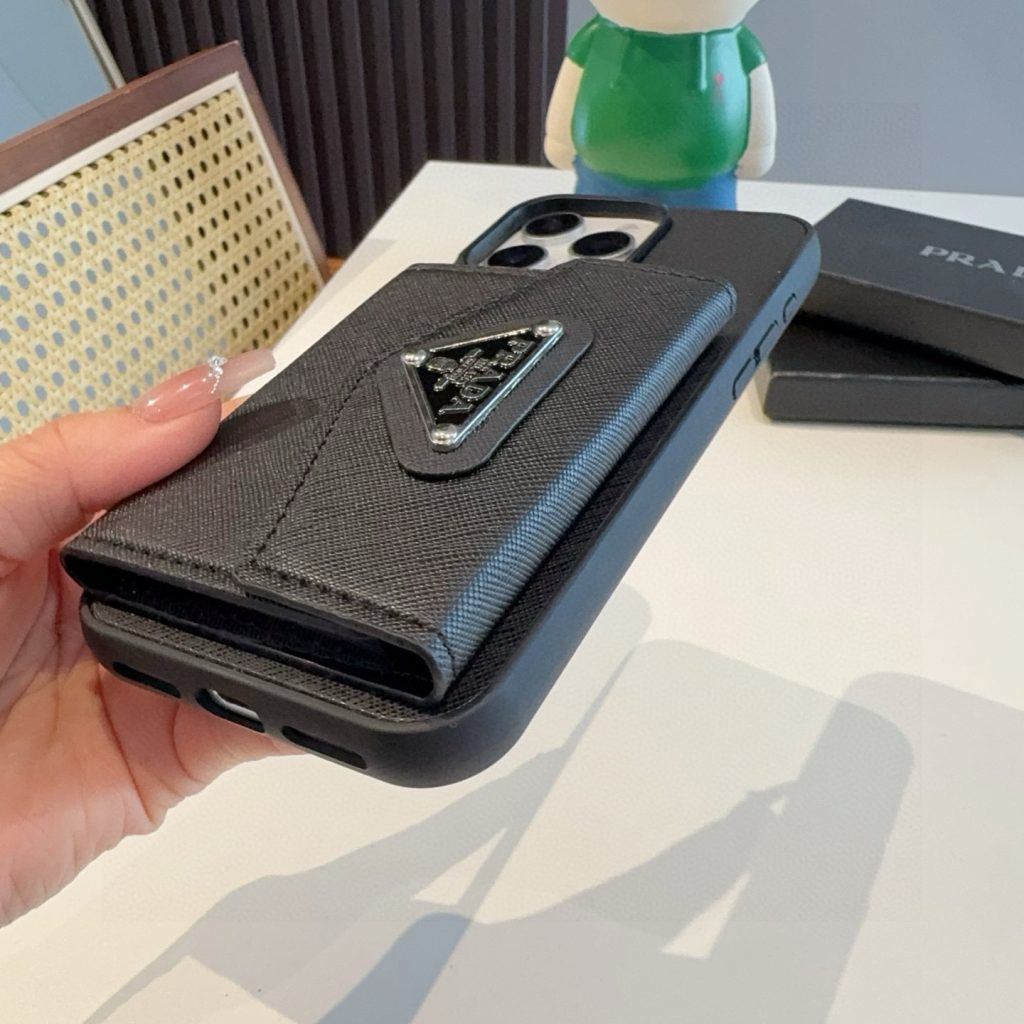 iPhoneケースブラックのPRADA プラダ ストラダ カードケース付きスマホケース 1枚入 💼 - 画像 6
