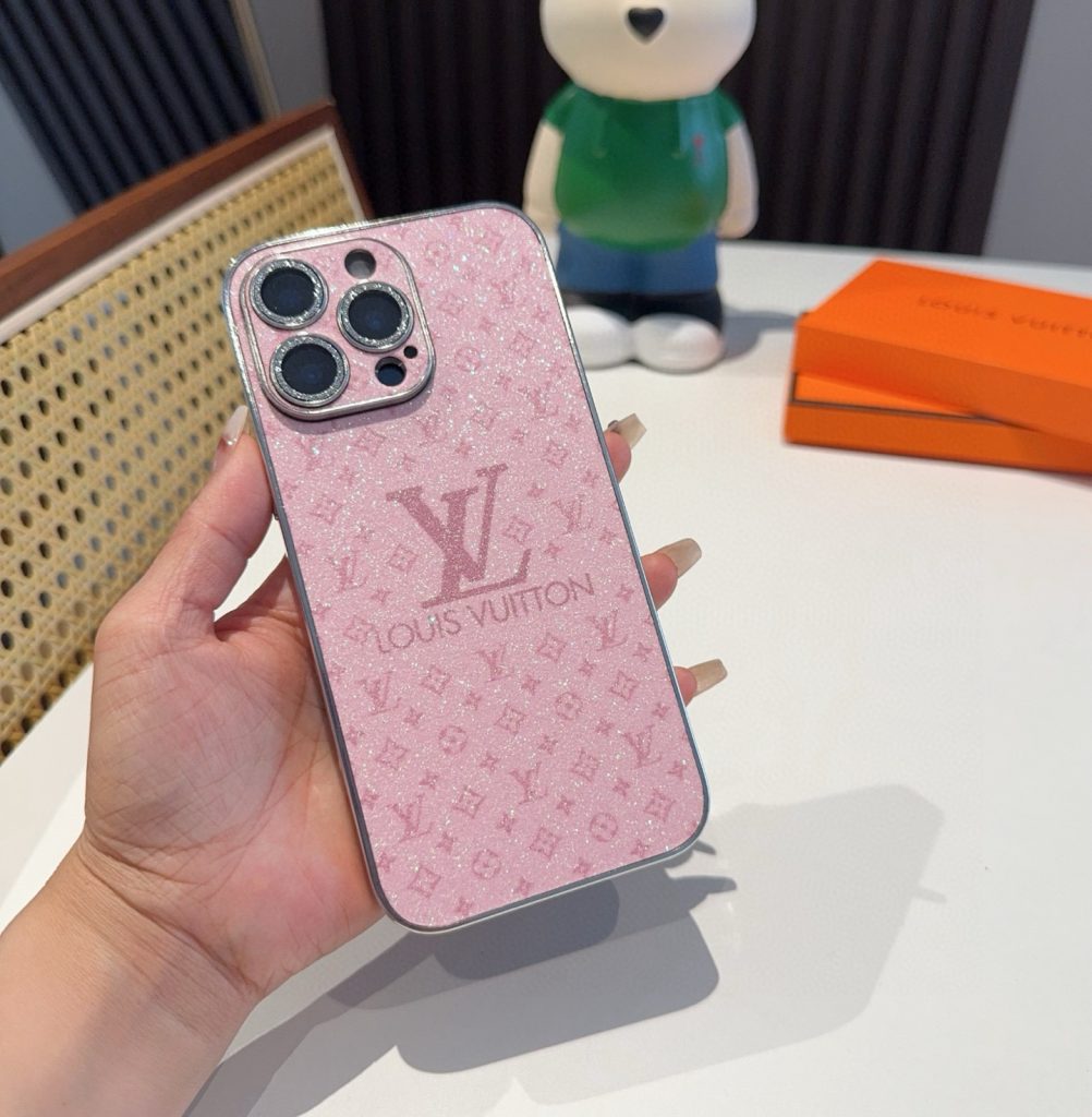 iPhoneケースルイヴィトン風 シャイニーラメ ファッションスマホケース 2色入 💖 - 画像 8