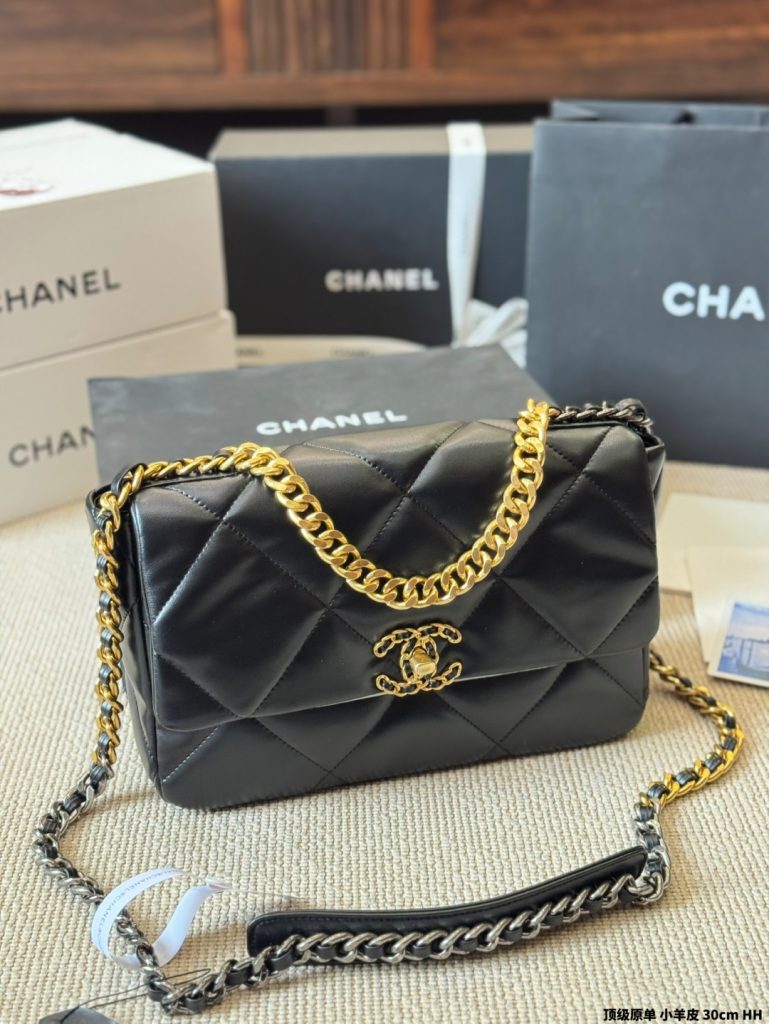 シャネル 19bag レディース ブラック 30cm シルバーファスナー 1色 - 画像 3