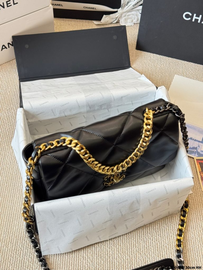 シャネル 19bag レディース ブラック 30cm シルバーファスナー 1色 - 画像 5