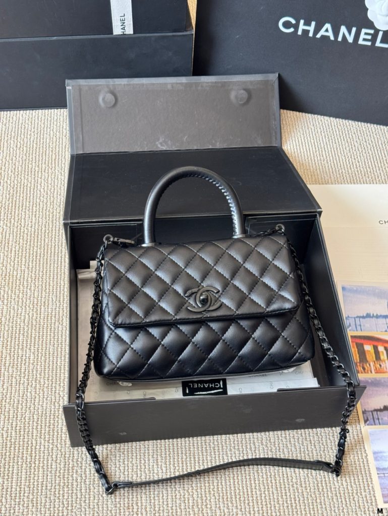 CHANEL マトラッセ ミニハンドバッグ 黒 1色 🖤 - 画像 3