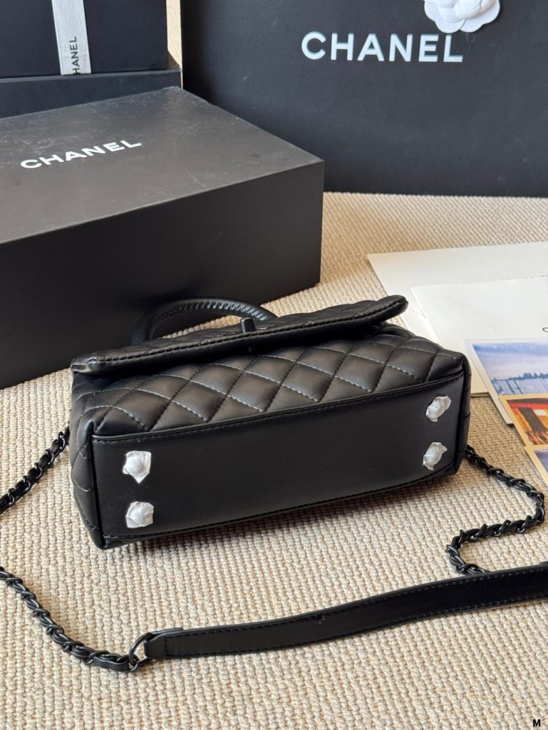 CHANEL マトラッセ ミニハンドバッグ 黒 1色 🖤 - 画像 6