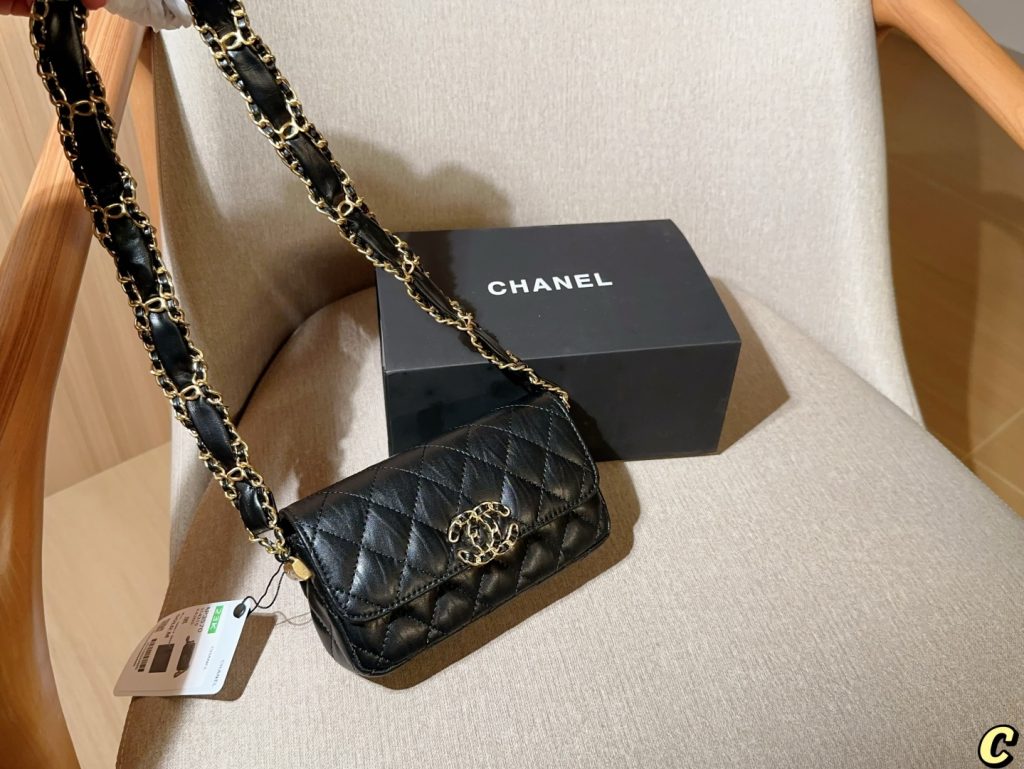 高級感のある CHANEL ミニショルダー ブラック 1色入 🖤 - 画像 2