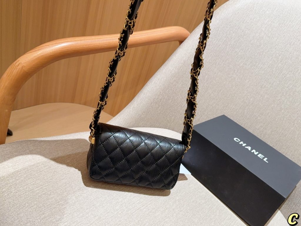 高級感のある CHANEL ミニショルダー ブラック 1色入 🖤 - 画像 4