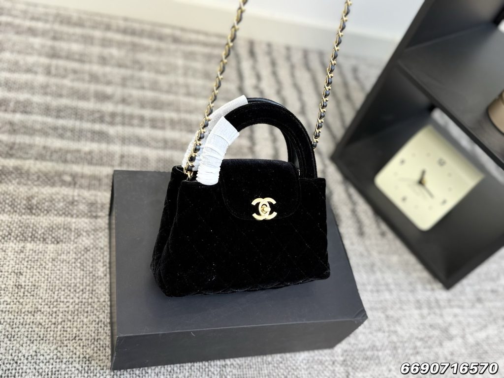✨ Chanel ヴェルヴェットミニバッグ 5色入 💐 - 画像 2