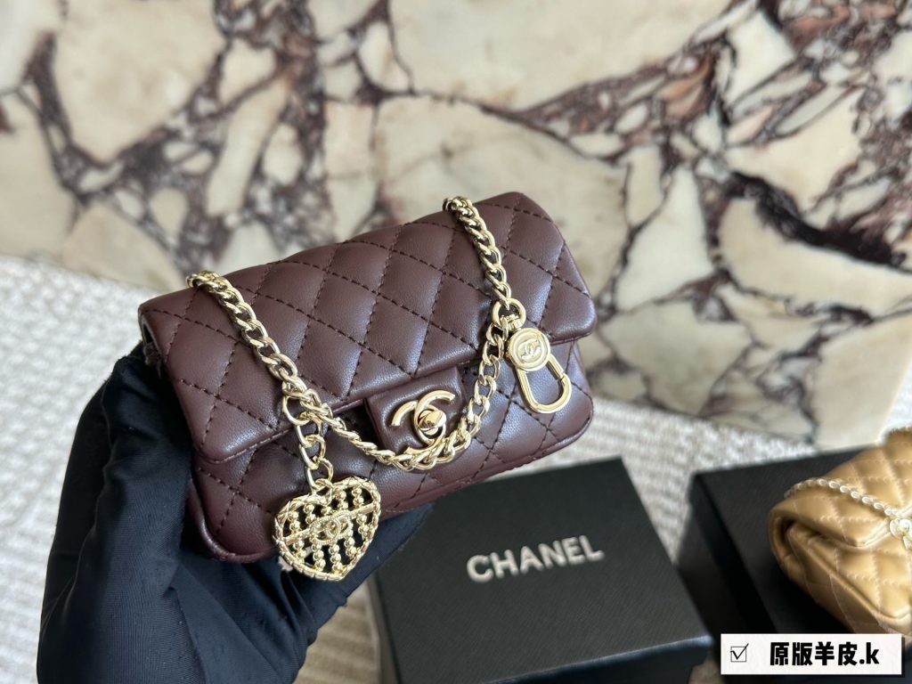 週末に持ちたいCHANELミニミニボストン、軽さと写真で見るバランス