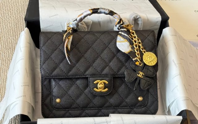シャネル 25B ブラック ファインレザー マトラッセ フラップバッグ 💼 ファインレザーの高級感とクラシックなデザインが魅力✨