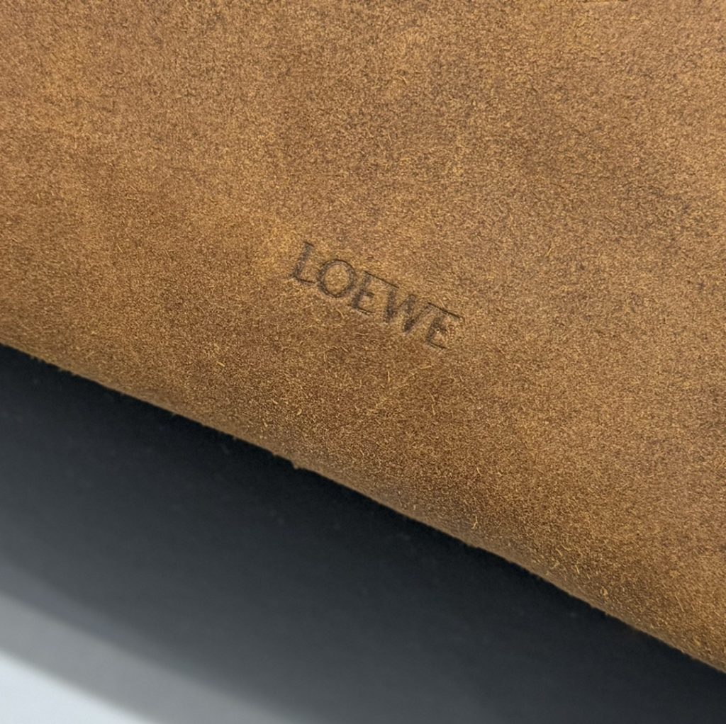 ロエベのスエードバックパック 🎒 ブラウン 2色仕様 - 画像 5