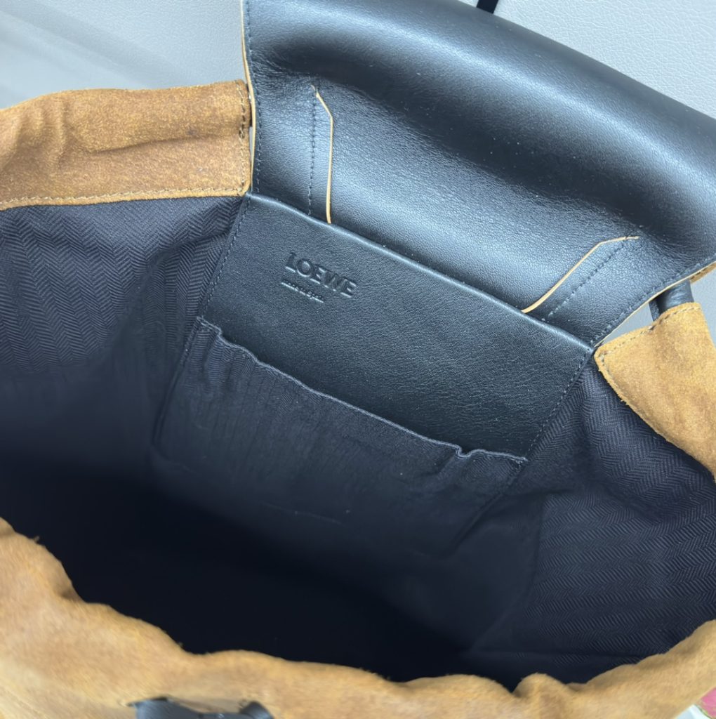ロエベのスエードバックパック 🎒 ブラウン 2色仕様 - 画像 8