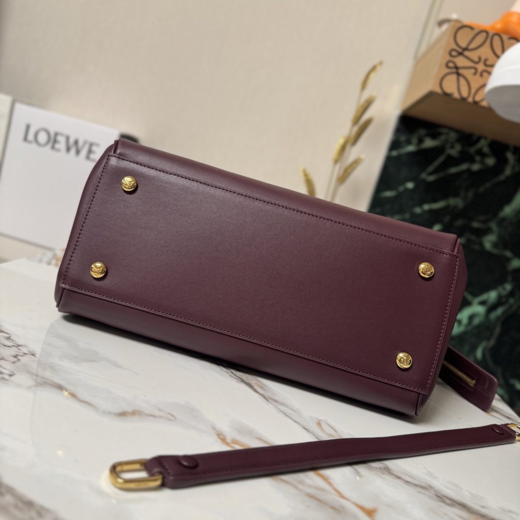 ロエベ レザー ショルダーバッグ ブラウン 1色入 🌹 - 画像 4