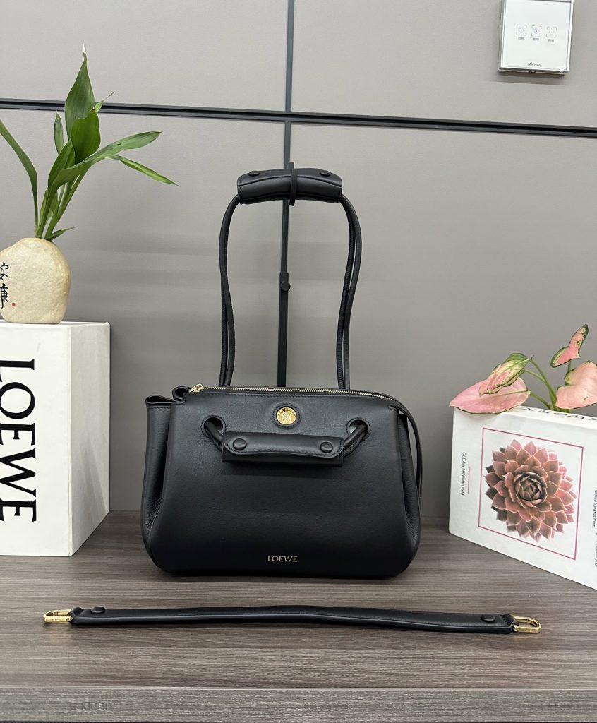 LOEWE ポーチ型ハンドバッグ 4色入 🎂 - 画像 5